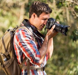 BIOTA FAPESP - Concurso Fotografia 2020 - Pagina principal - Homem fotografa natureza